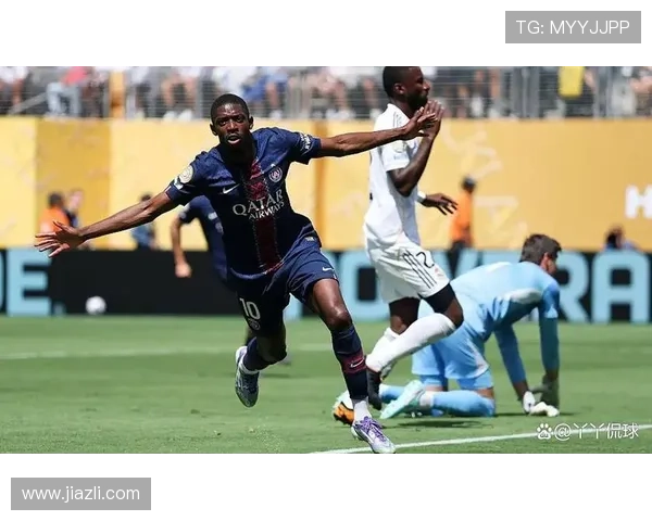 巴黎圣日耳曼强强对话中越踢越被动，防守问题逐步反映至争冠形势